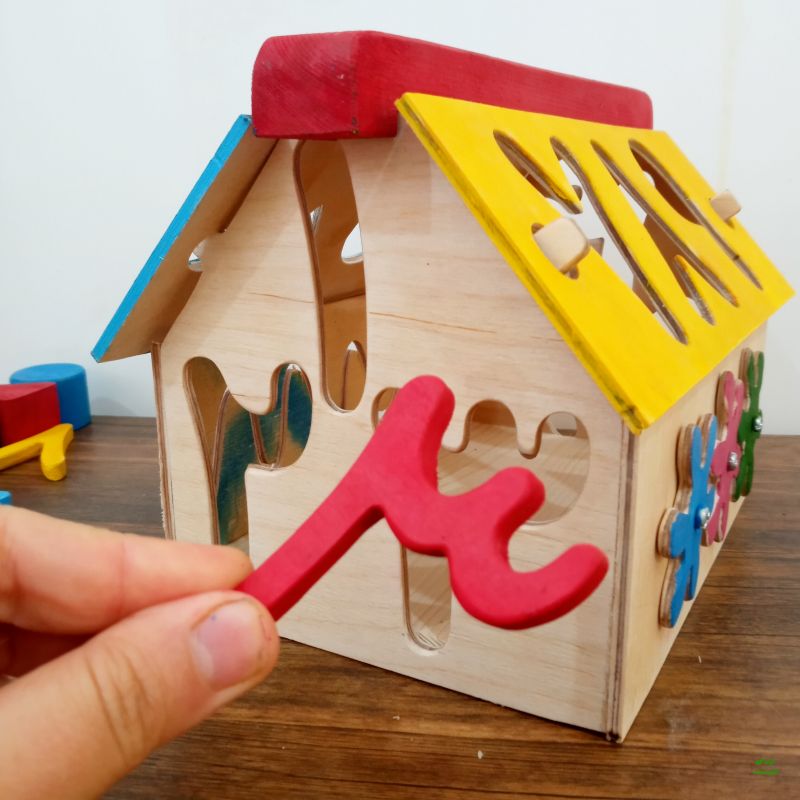 خانه هوش چوبی busy home